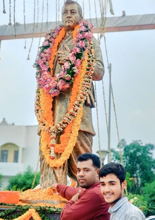 The unveiling the Statue of Binod Bihari Mahto Ji in BBMKU University Dhanbad